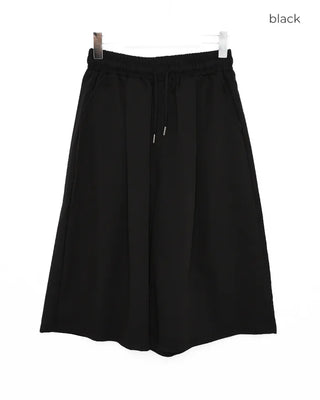 Elastic waist Bermuda shorts