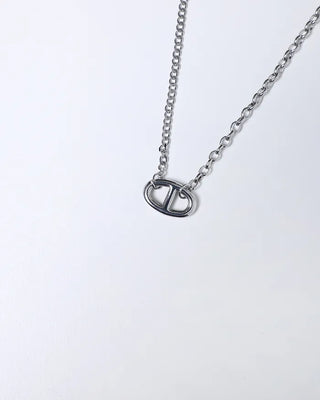 Line design lead necklace