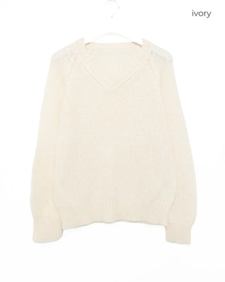 V-neck loose-fit knit