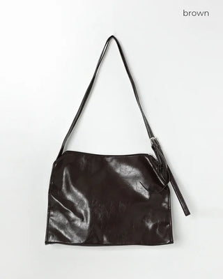 Two-line leather shoulder bag