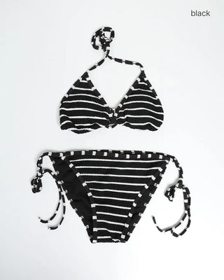 Bordered string bikini