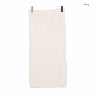 Back slit long skirt