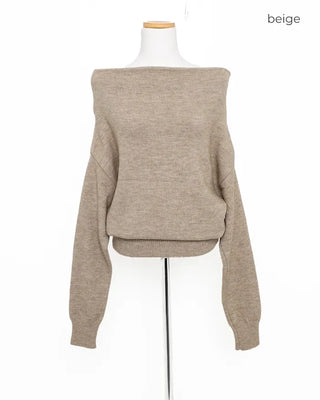 Simple off-shoulder long-sleeved knit