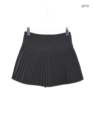 Slim pleated mini skirt