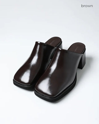 Square-toe mules