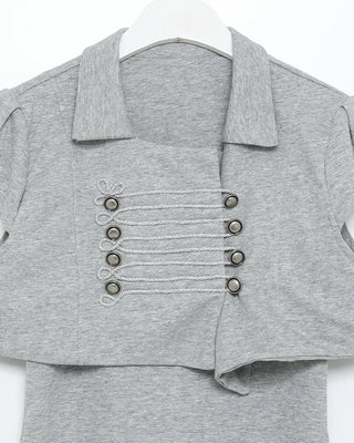 Button motif T-shirt