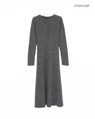 Button-detail ribbed long dress