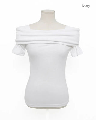 Off-shoulder half-sleeve T-shirt