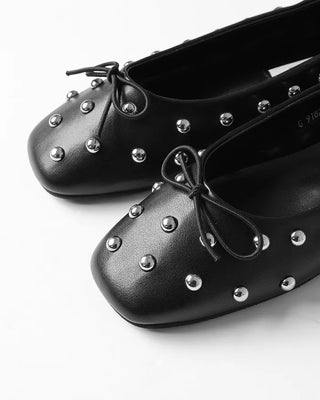Studded ribbon flat shoes
