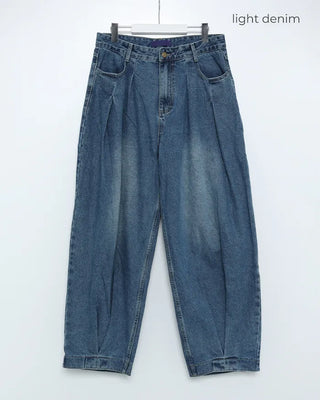 Two-pleat denim pants