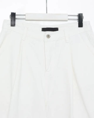 (Unisex) One-tuck cotton Bermuda shorts