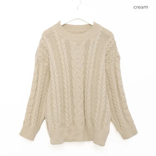 Cable oversized round knit