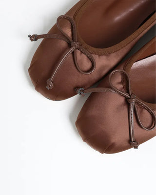 Ribbon flat shoes