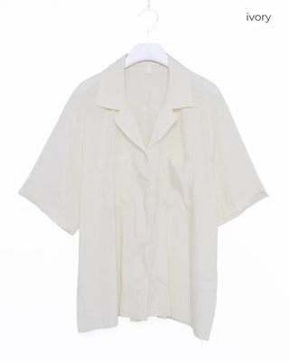 Open-collar short-sleeved shirt