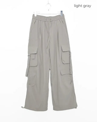 Wide cargo pants