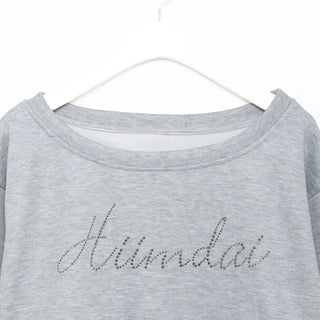 Cubic lettering off-shoulder sweatshirt