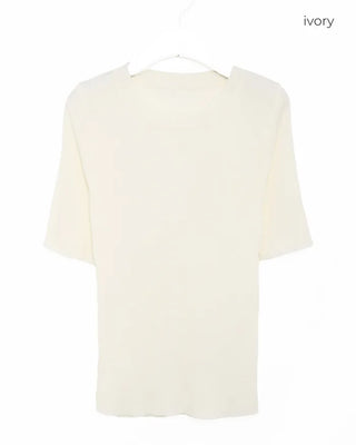Ribbed round neck knit