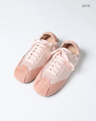 Simple color sneakers