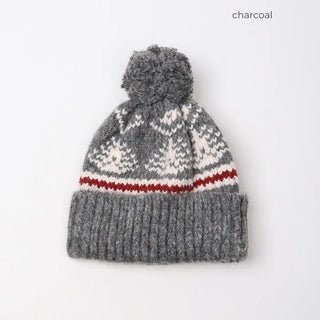 Pom-pom tree knit hat