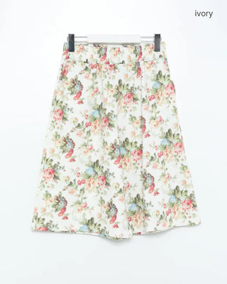 Flower pattern Bermuda shorts