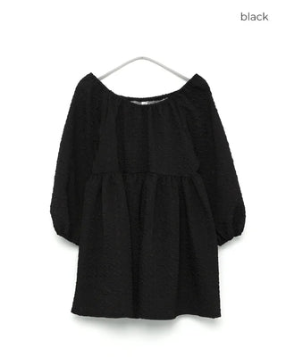 Voluminous feminine tunic