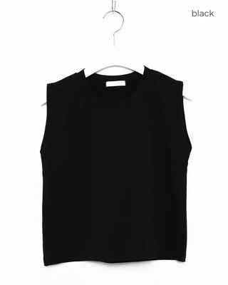 Round neck sleeveless
