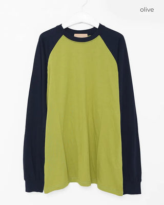 Loose-fit raglan sweatshirt
