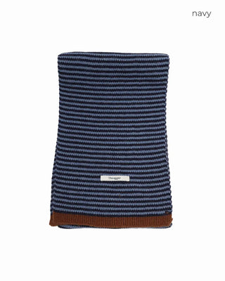 Bordered two-tone scarf