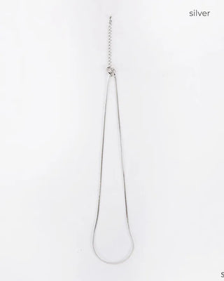 Simple line necklace