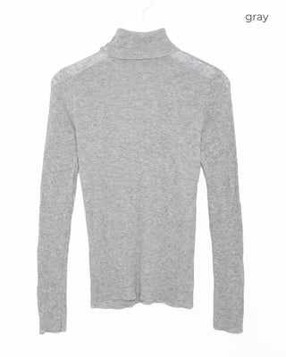 Colored turtleneck knit