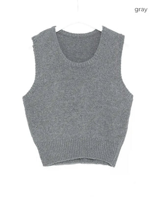 U-neck wool vest