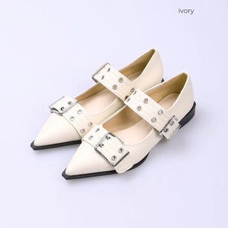 Belted pointed flat shoes
