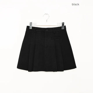 One-pocket pleated mini skirt