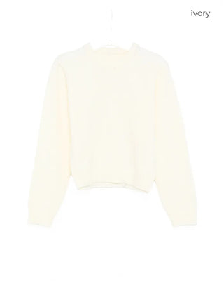 Round neck semi-cropped fine-gauge knit
