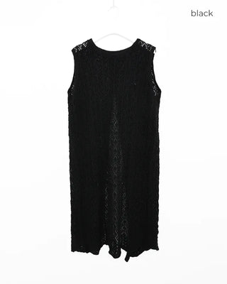 Perforated lace slit dress