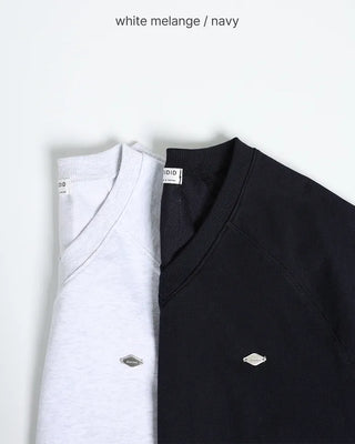 V-neck short-sleeve sweatshirt