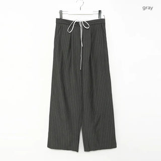String stripe slacks
