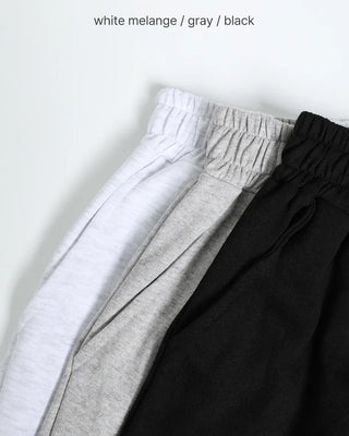 Wide-leg sweatpants with elastic waistband