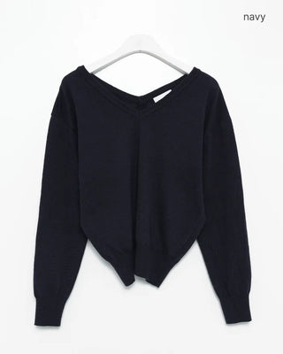 V-neck loose-fit knit