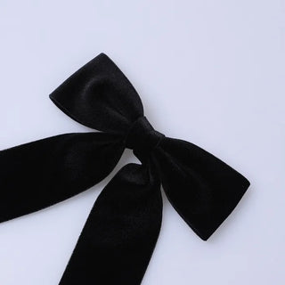 Black Big Ribbon Pin