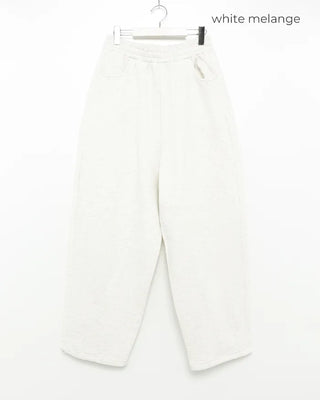 Wide sweatpants with side pockets
