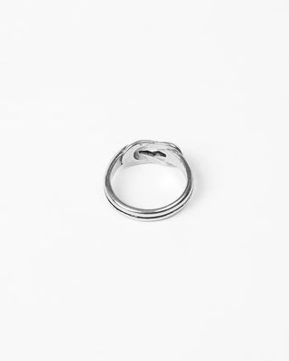 Chic Knot Ring