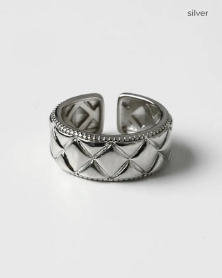 Twisted Bold Ring