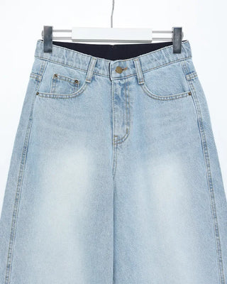 Side-point tapered denim pants