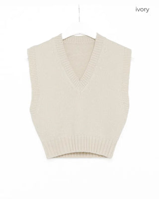 V-neck cropped knit vest