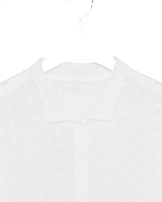 Flower punched short-sleeved blouse