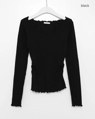 V-neck wave scallop point T-shirt