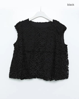 Flower pattern sleeveless blouse