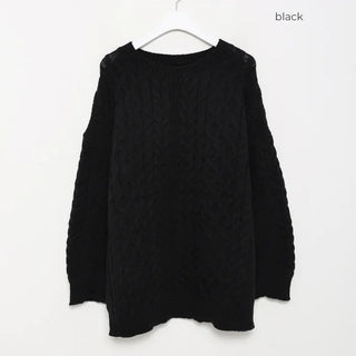 Oversized Cable Knit Round