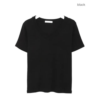V-neck basic T-shirt